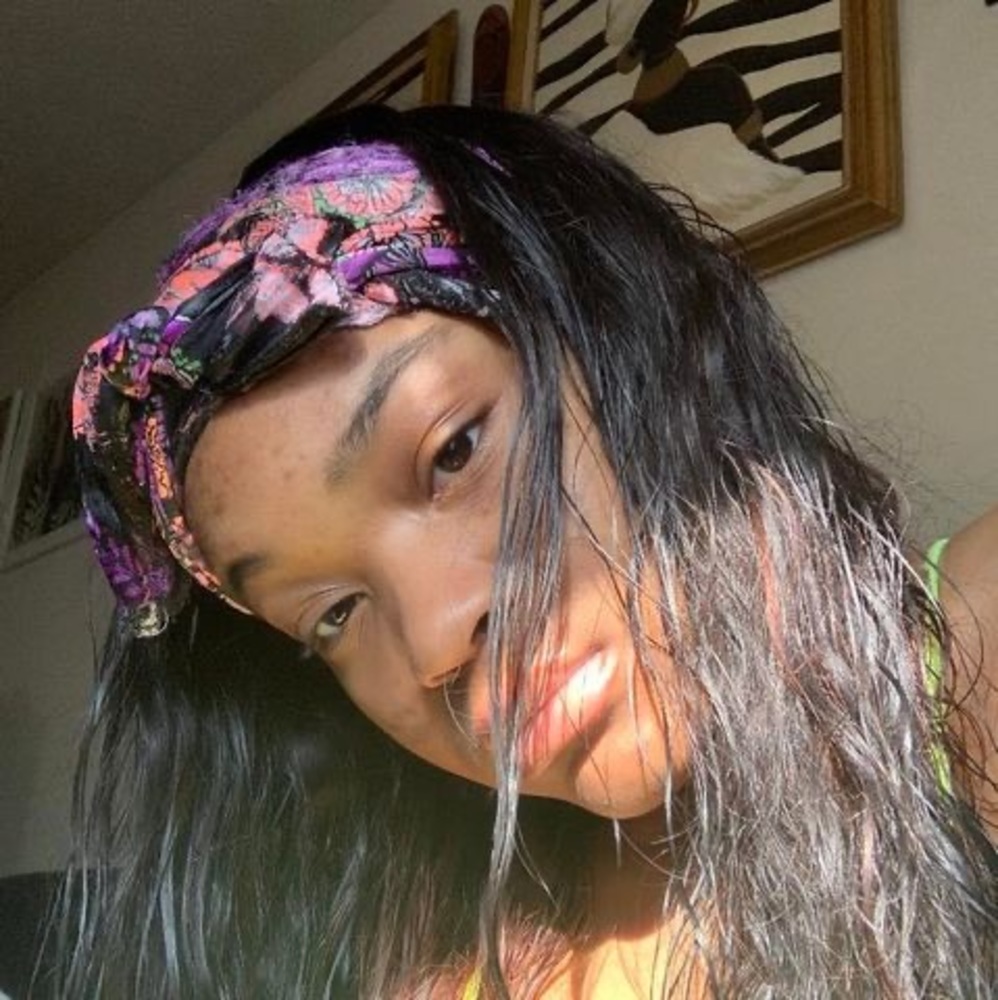 Meet your Posher, Miya
